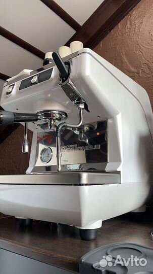 Кофемашина nuova simonelli appia life 1 gr