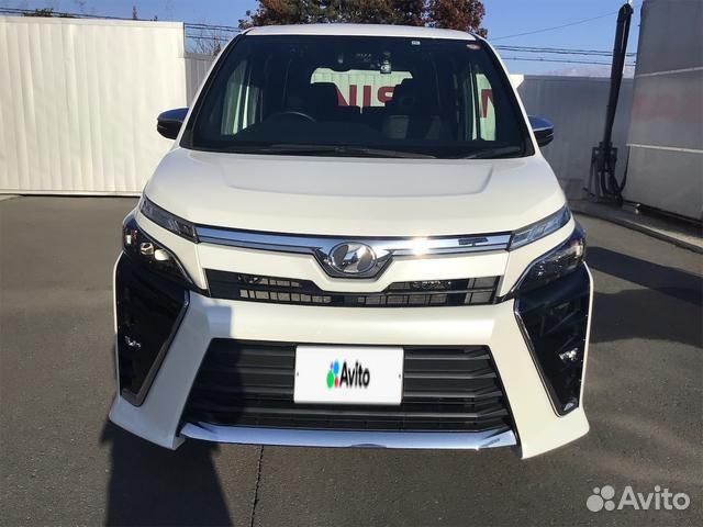 Toyota Voxy 2.0 CVT, 2018, 45 000 км