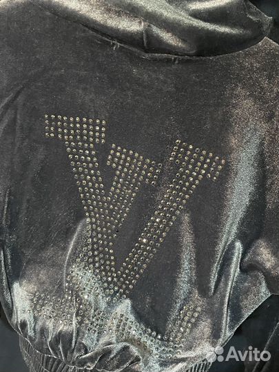 Костюм для девочки велюровый со стразами LV