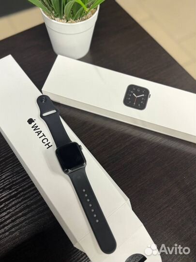 Часы Apple Watch SE 40 mm