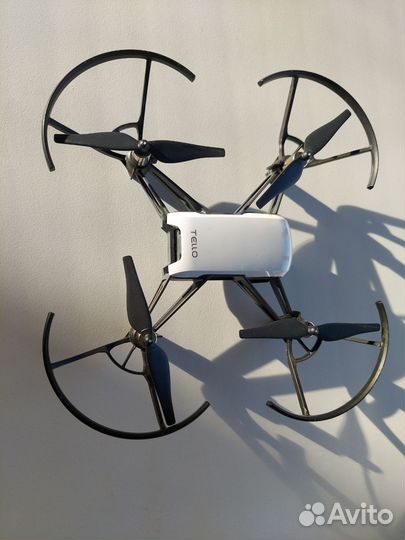 Квадрокоптер Tello Boost Combo с джойстиком