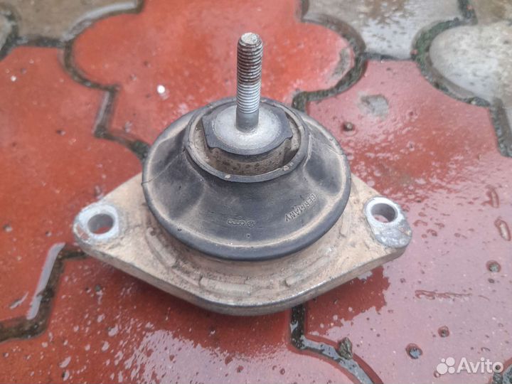 Подушка двигателя audi 80 d4