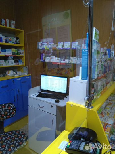Торговые витрины для аптеки