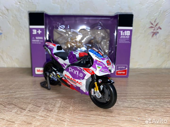 Масштабные модели 1:18 Motogp Ducati