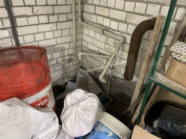 Гараж, > 30 м²