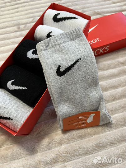 Носки мужские в подарочной коробке