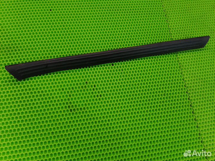 Порожек передний правый Форд Фокус 1