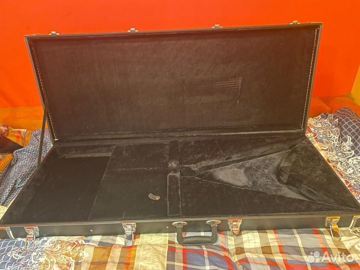 Электрогитара