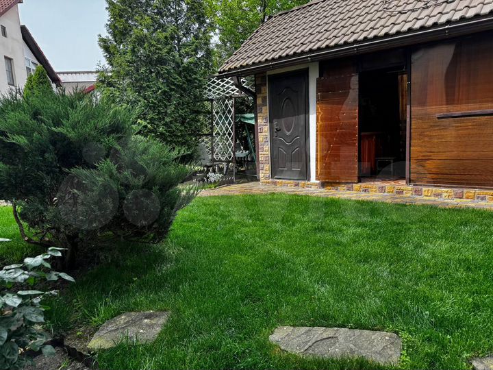 Дом 215 м² на участке 6 сот.