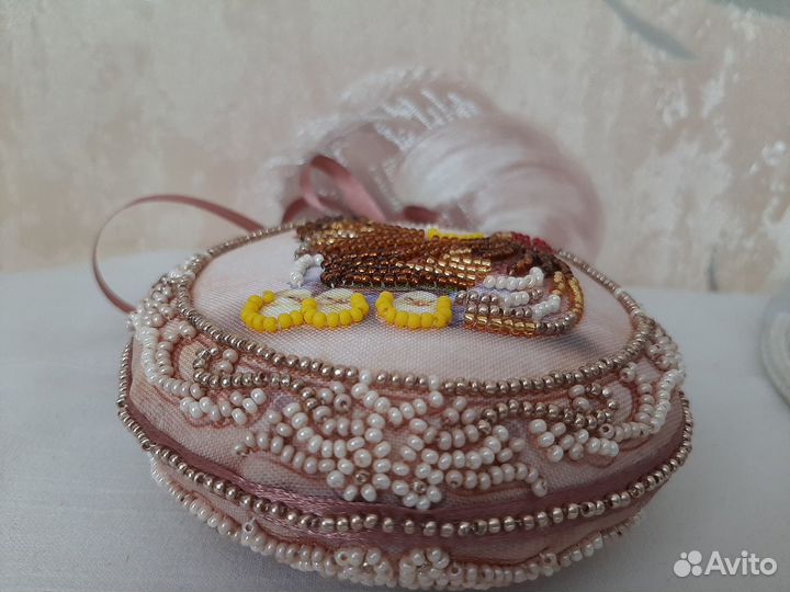 Подвеска из бисера