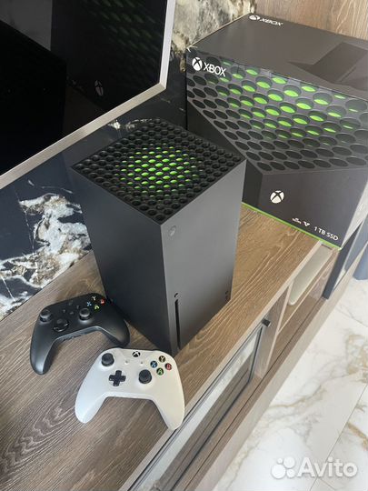 Xbox Series X с играми