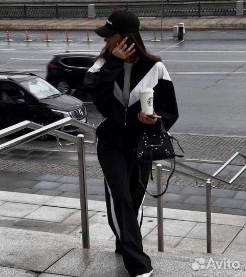 Костюм спортивный