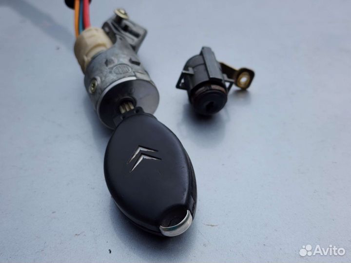 Замок зажигания Citroen C5 1