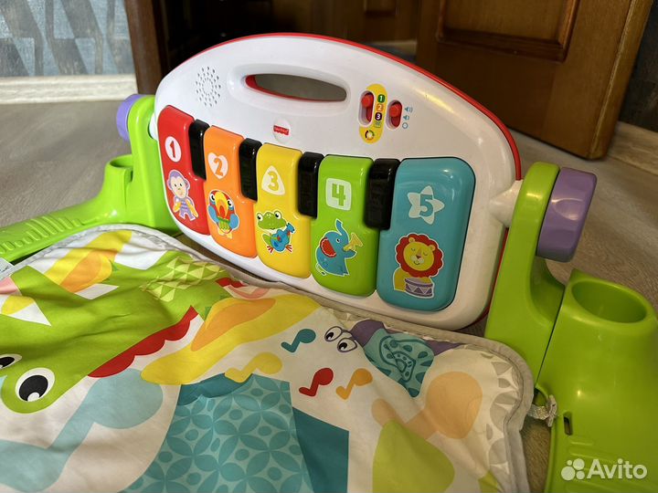 Игровой развивающий коврик с пианино Fisher Price