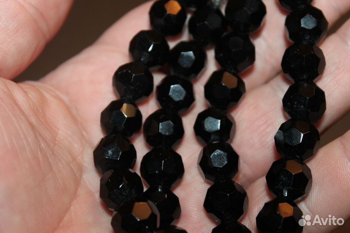Бусы каменьстекло