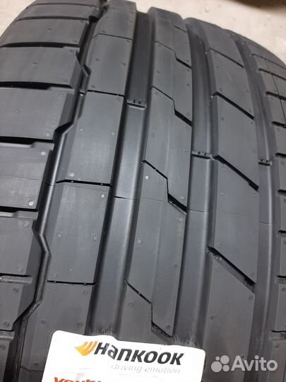 Hankook Ventus S1 Evo 3 K127B 245/35 R21 и 275/30 R21 98Y