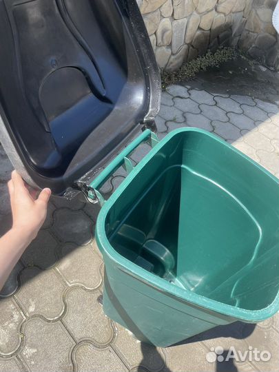 Мусорный бак