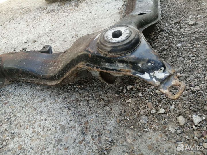 Передний подрамник Volkswagen Passat B5 aeb