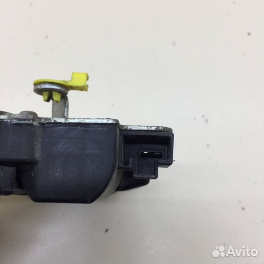 Замок багажника Toyota Corolla E150 2006-2013