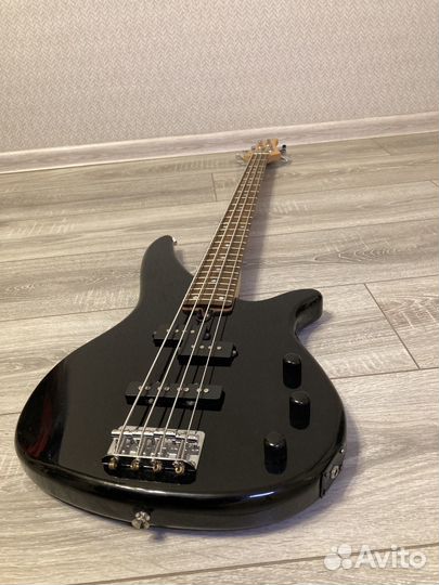 Бас гитара Yamaha