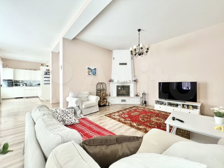 Коттедж 196,1 м² на участке 16,3 сот.