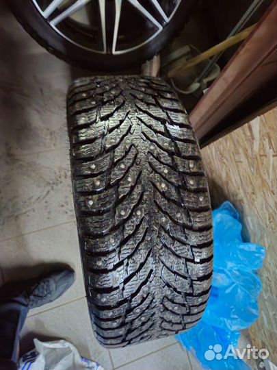 Nokian Tyres Hakkapeliitta 9 245/40 R19 98T