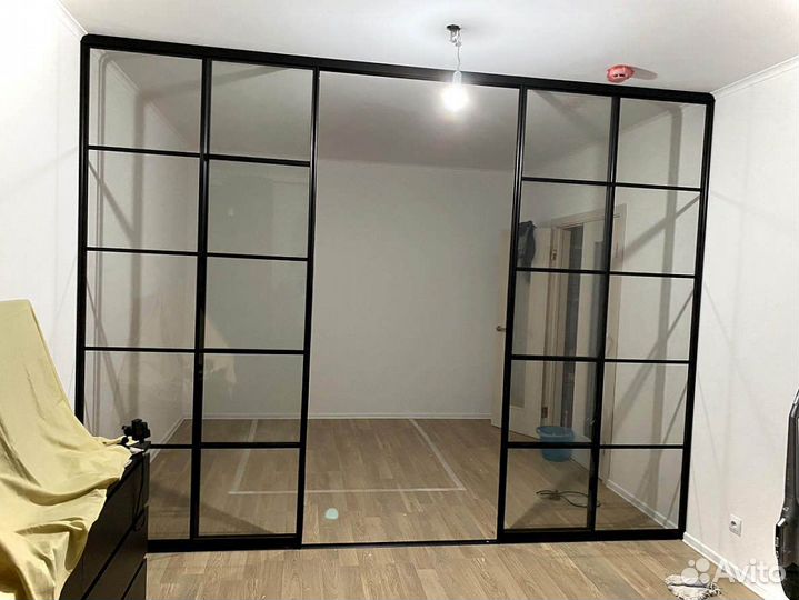 Раздвижная перегородка с матовым стеклом