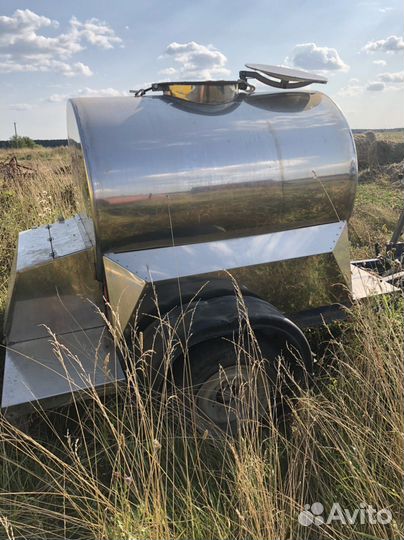 Прицеп пищевая цистерна Танко, бочка-прицеп 700л