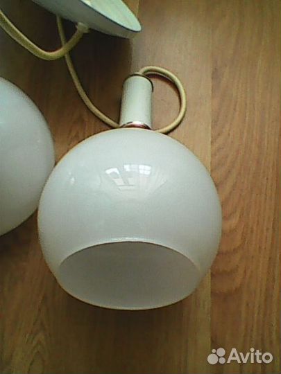 Светильник из 3-х стеклянных плафонов