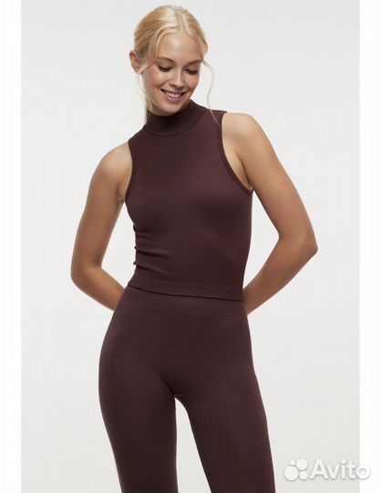 Топ с горлом Befree