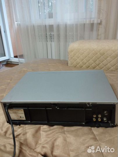 Видеомагнитофон JVC HR-P201