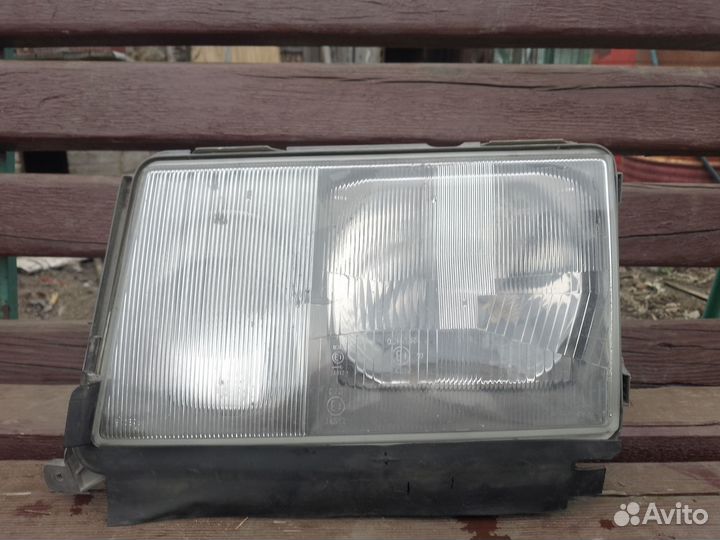 Фара на mercedes