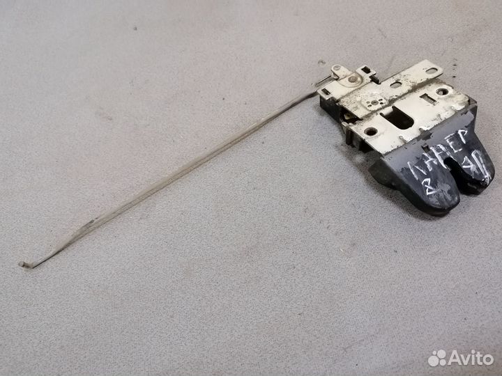 Замок крышки багажника Mitsubishi Lancer 8 CK 1997