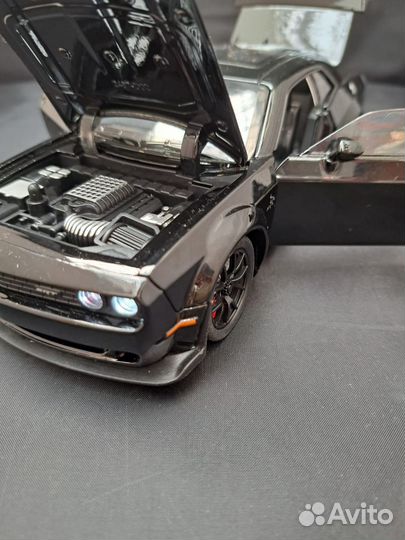 Dodge challenger srt модель в масштабе 1:24