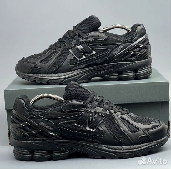 Черные New Balance 1906