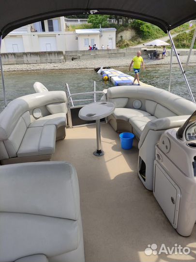 Аренда яхты катера с капитаном. Рыбалка. Экскурсии