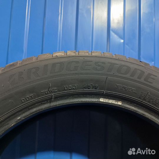 Bridgestone Blizzak LM-001 245/50 R19