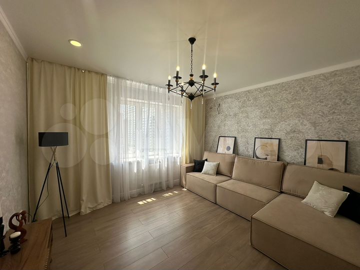 2-к. квартира, 65 м², 8/24 эт.