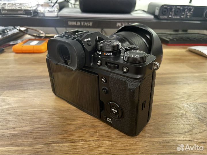 Камера Fujifilm X-T4 Body в идеальном состоянии