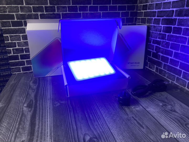 RGB Свет накамерный W140