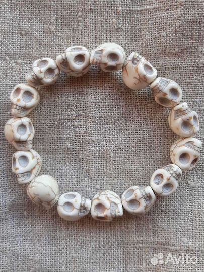 Браслет с черепами