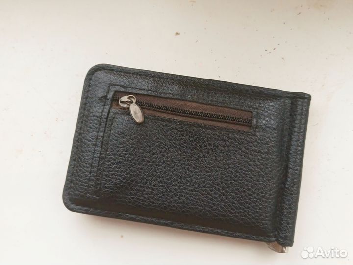 Зажим для денег с монетницей