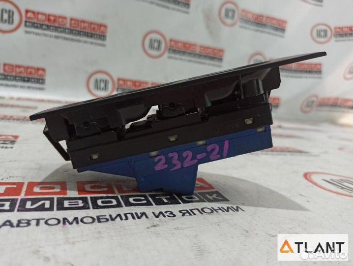 Блок упр. стеклоподьемниками передний правый suzuk