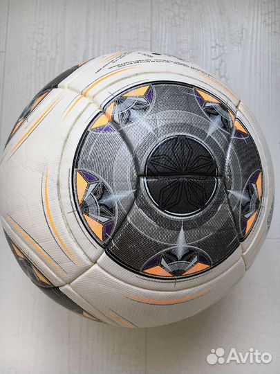 Футбольный мяч adidas