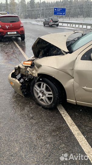 Ford Focus 2.0 AT, 2001, битый, 180 000 км