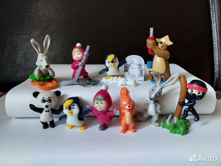 Разные игрушки из киндер-сюрприза, чупа-чупс