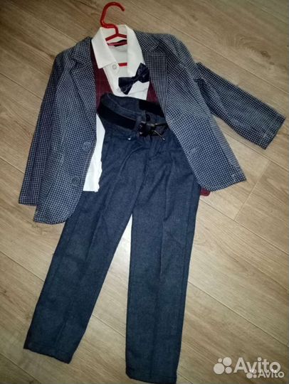 Костюм праздничный на мальчика 104