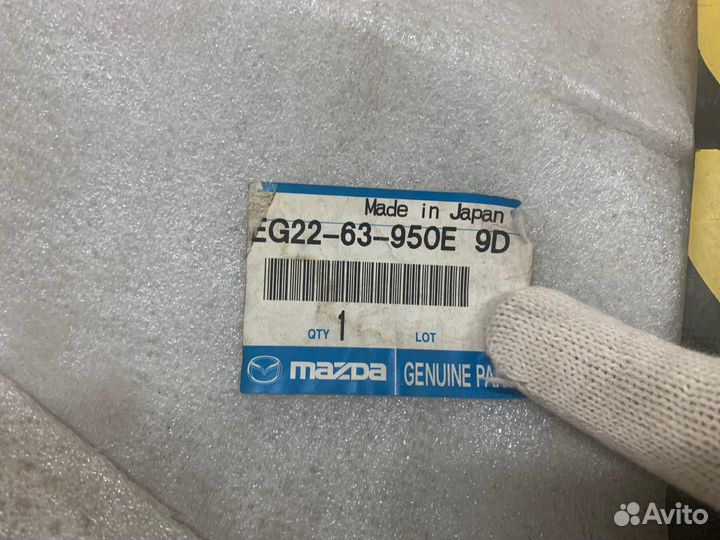 Стекло (форточка) на mazda