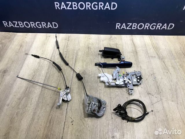 Замок двери задний правый Mazda Mazda5 1.8 2007