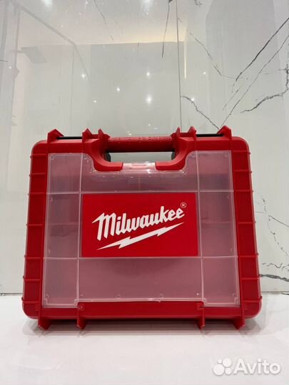 Шуруповерт Milwaukee 18V с двумя АКБ бесщеточный